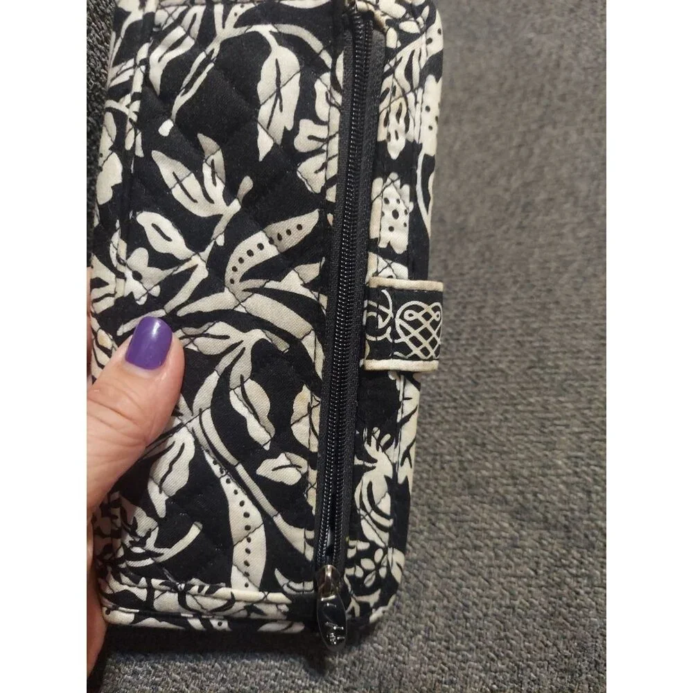 RETIRED VERA BRADLEY TRI-FOLD‎ WALLET BLACK WHITE FLORAL DESIGN ID/CREDIT *flaw - Picture 8 of 15